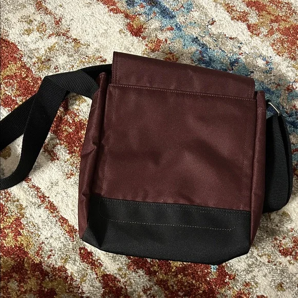 Carhartt Men's Burgundy and Black Messenger Bag - Picture 4 of 4